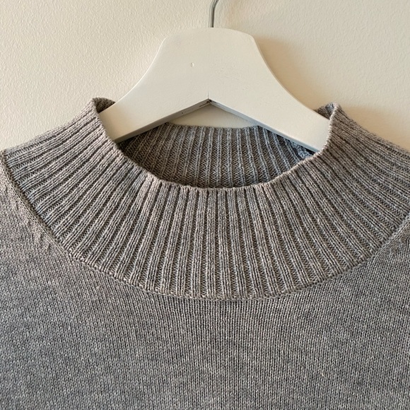 Light weight mock neck sweater - Picture 4 of 5